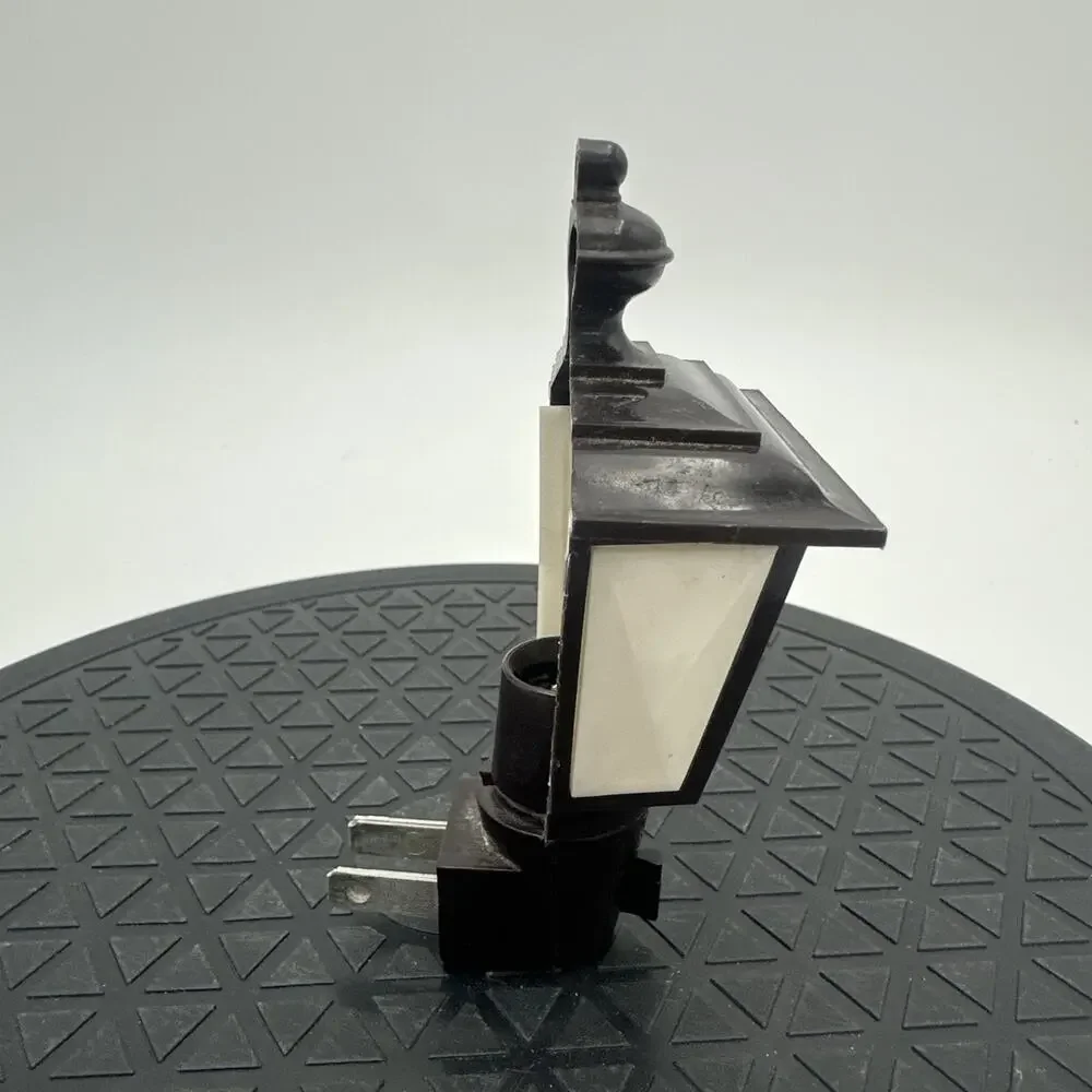 Vintage Lamp Post Style Nightlight MCM